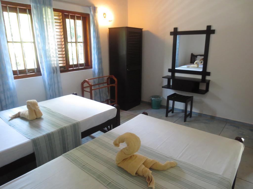 Jungle Holiday Home Hikkaduwa Esterno foto