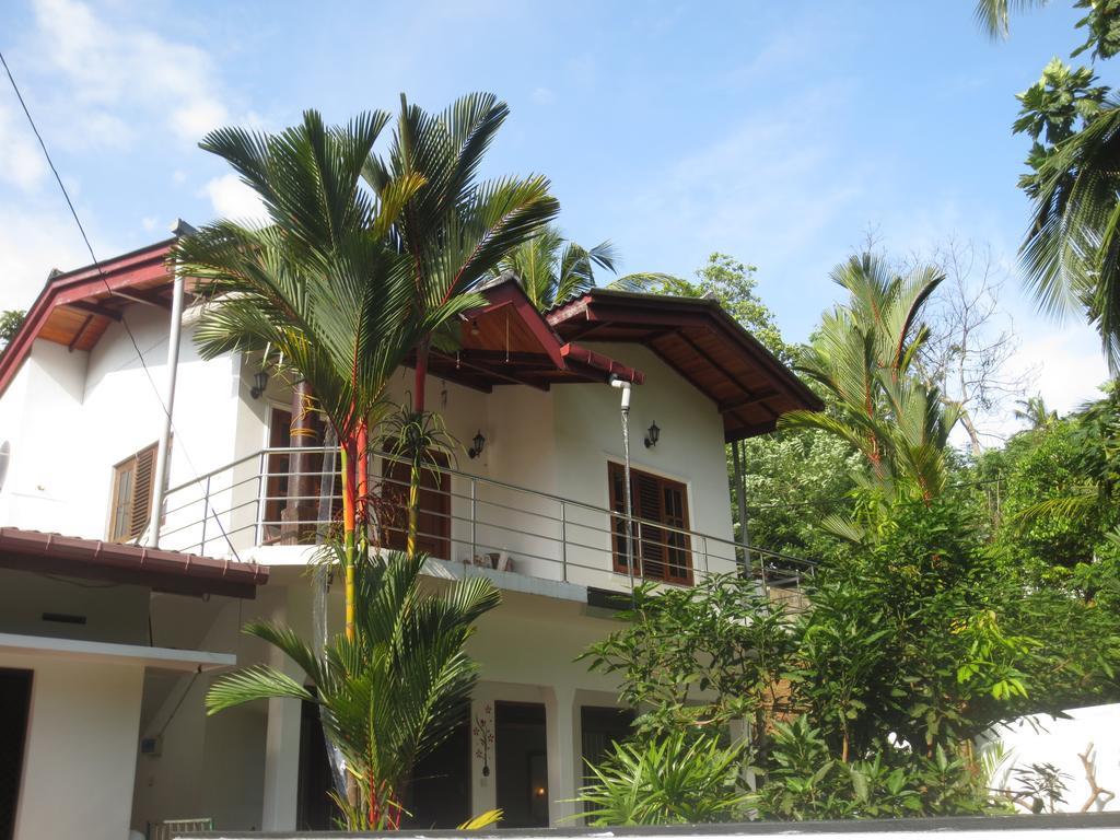 Jungle Holiday Home Hikkaduwa Esterno foto