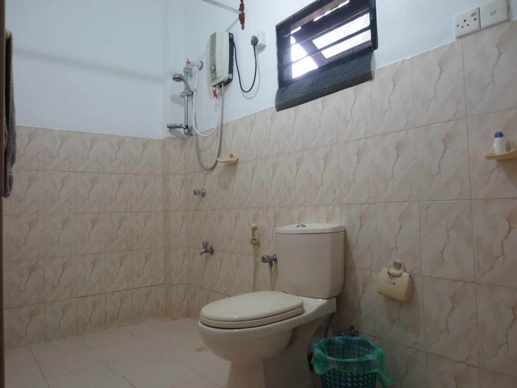 Jungle Holiday Home Hikkaduwa Esterno foto