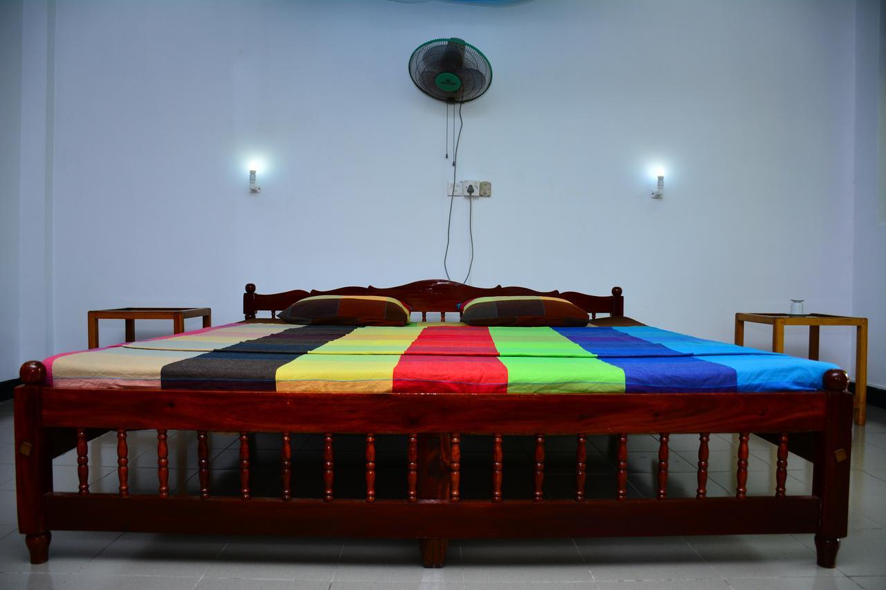 Jungle Holiday Home Hikkaduwa Esterno foto