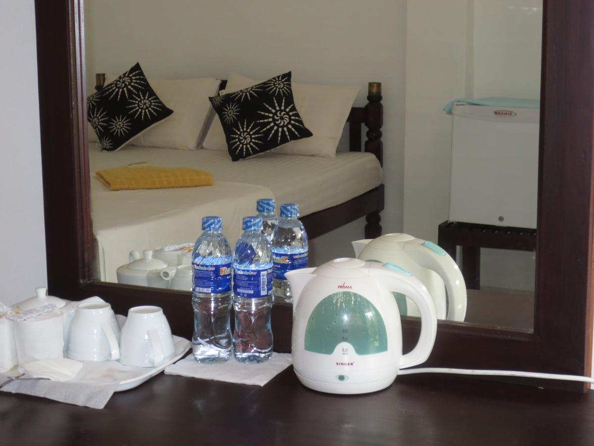 Jungle Holiday Home Hikkaduwa Esterno foto