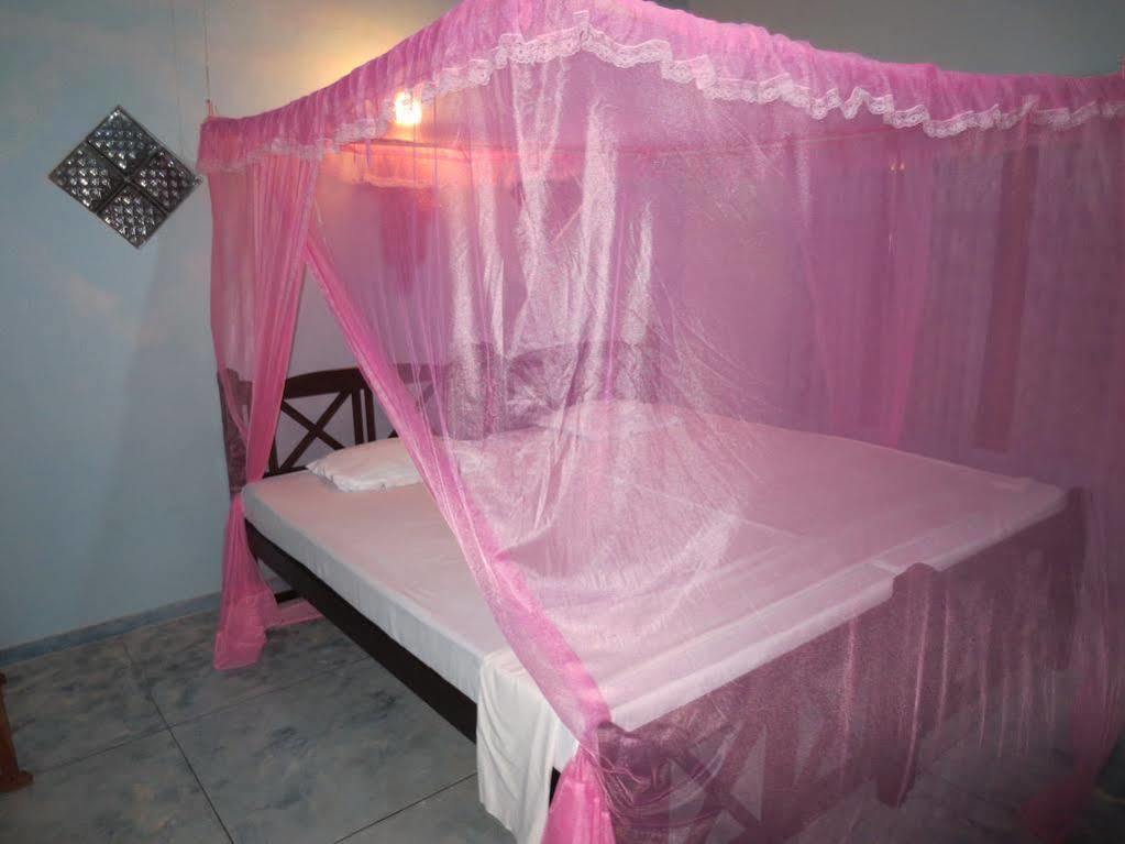 Jungle Holiday Home Hikkaduwa Esterno foto