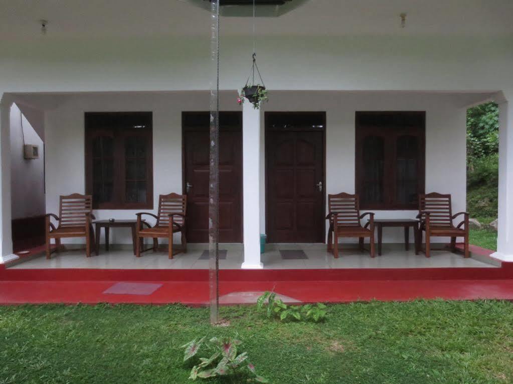 Jungle Holiday Home Hikkaduwa Esterno foto